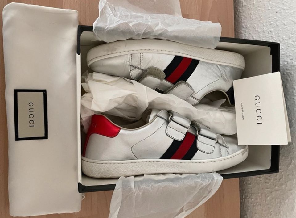 Gucci Sneaker 36 Silber top Zustand in Berlin