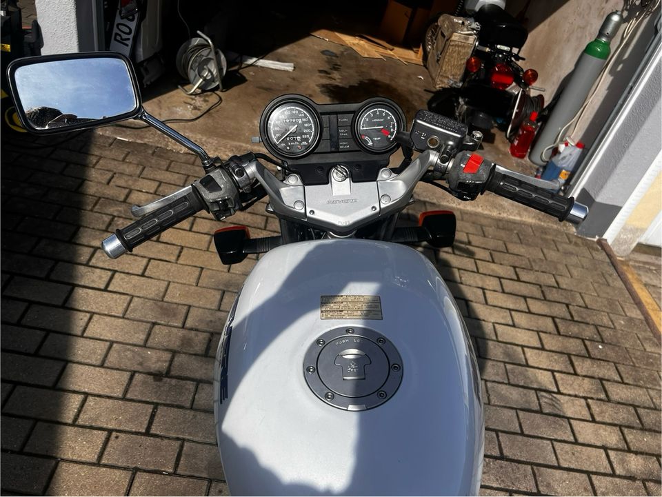 Honda ntv 650 tüv neu top in Regnitzlosau