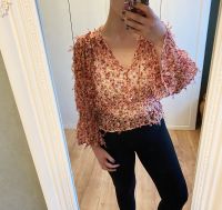 Ausgefallene Bluse mit Blumen rosa weiß gelb Zara S Nordrhein-Westfalen - Mönchengladbach Vorschau