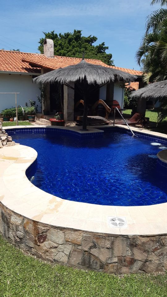 Traumhaftes Anwesen in Paraguay – Moderne Luxusresidenz mit Pool in Schwarzenbach b. Pressath