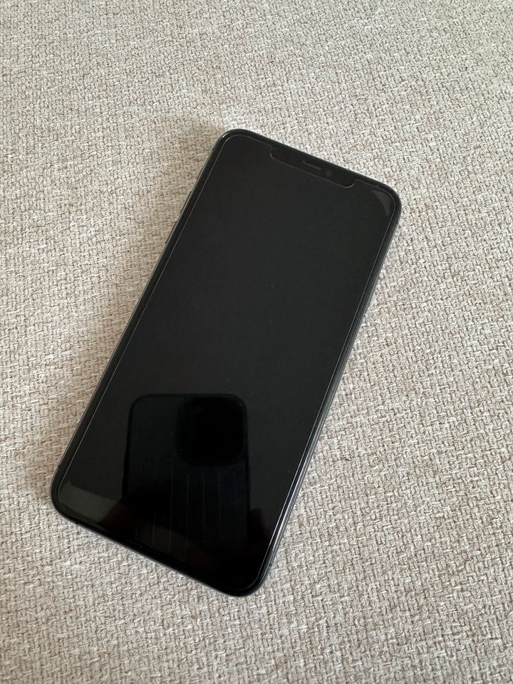 Iphone 11 pro max spacegrau 64 GB guter Zustand in München