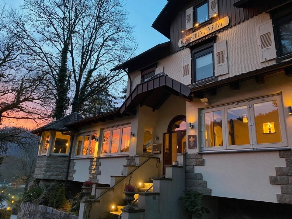 “Tradition trifft Genuss:Exklusives Restaurant mit Wohnungen in Schenkenzell – Die Schenkenburg“ in Schenkenzell