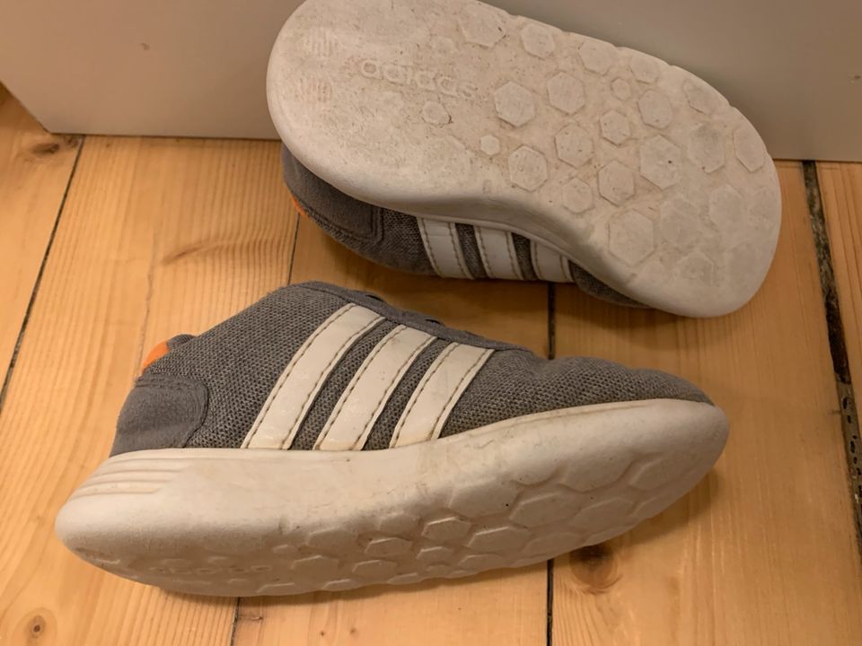 Adidas Sneaker - 24 in Aachen