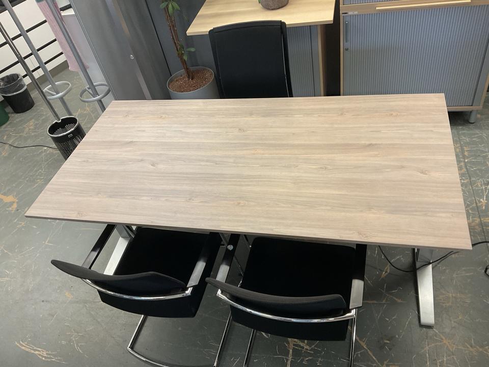 Schreibtisch elektrische höhenverstellbar von KÖNIG NEURATH in Mülheim (Ruhr)