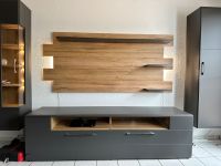 Wohnwand mit 2 Hochschränken, Sideboard und LED Nordrhein-Westfalen - Burscheid Vorschau