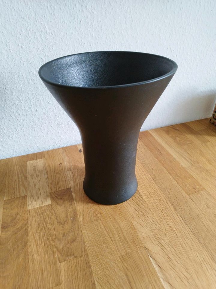 Blumenvase Vase schwarz H&M in Leipzig