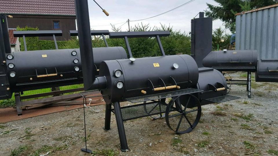 XXL 30 Zoll BBQ Smoker mieten Catering Party Event Grill Gastro in Burkau