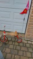 Aufgearbeitetes antikes Dreirad, rot lackiert Nordrhein-Westfalen - Pulheim Vorschau