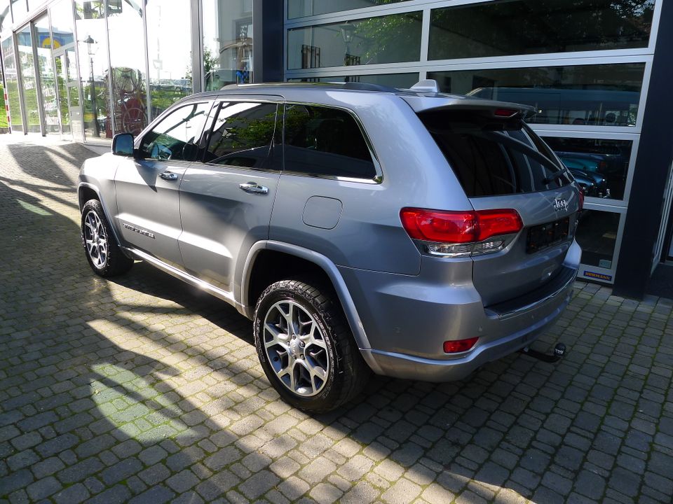 Jeep Grand Cherokee 3,0 CRD Overland 4x4 in Heilbronn