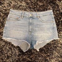 H&M Divided: Highwaist Jeanshorts Hellblau in Gr. 42 neuwertig Köln - Bayenthal Vorschau