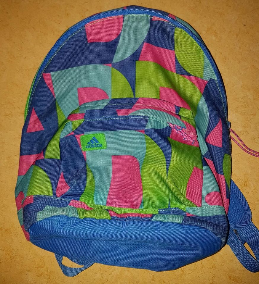 ADIDAS Mädchen Rucksack ca. 36 × 25 cm in Wandsbek - Hamburg Rahlstedt |  eBay Kleinanzeigen ist jetzt Kleinanzeigen