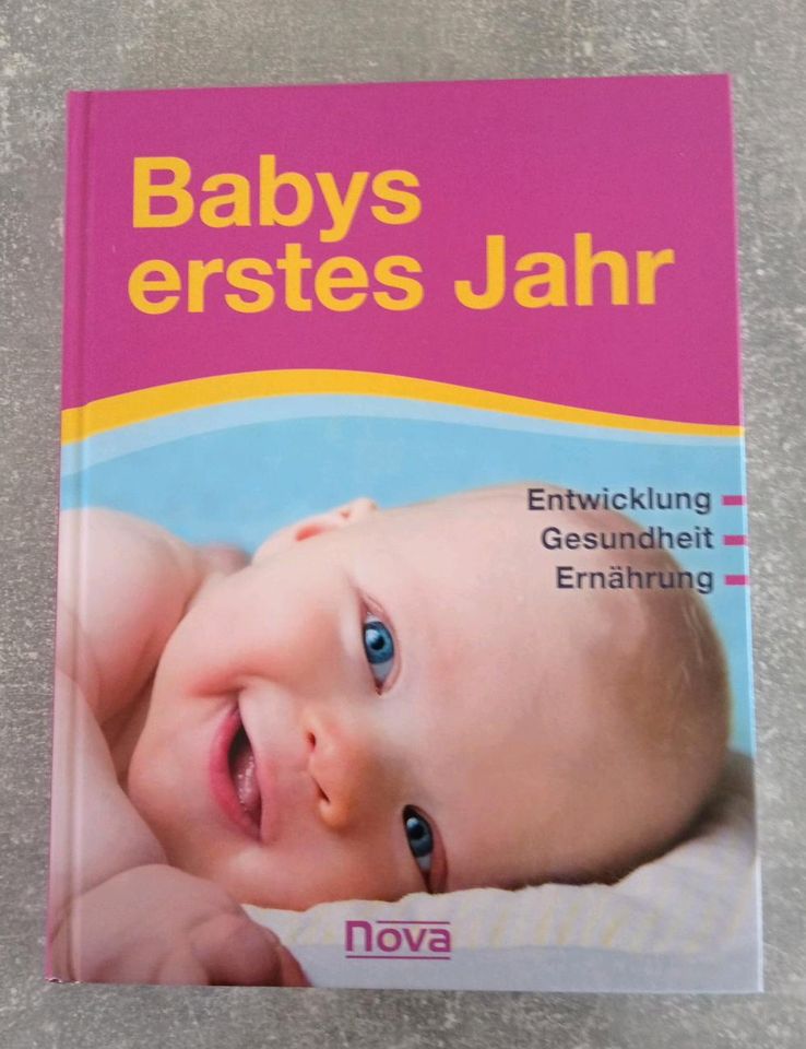 NEUES Buch 'Babys erstes Jahr ' in Spremberg