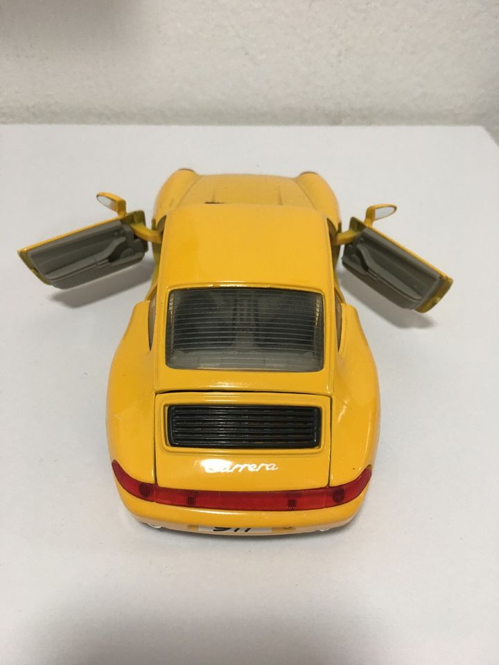Spielzeug. Auto. Porsche. 911. CARRERA in Neumünster