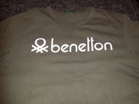 BENETTON tolles, olives T-SHIRT mit weißem Logo-Aufdruck FAST NEU Baden-Württemberg - Aalen Vorschau