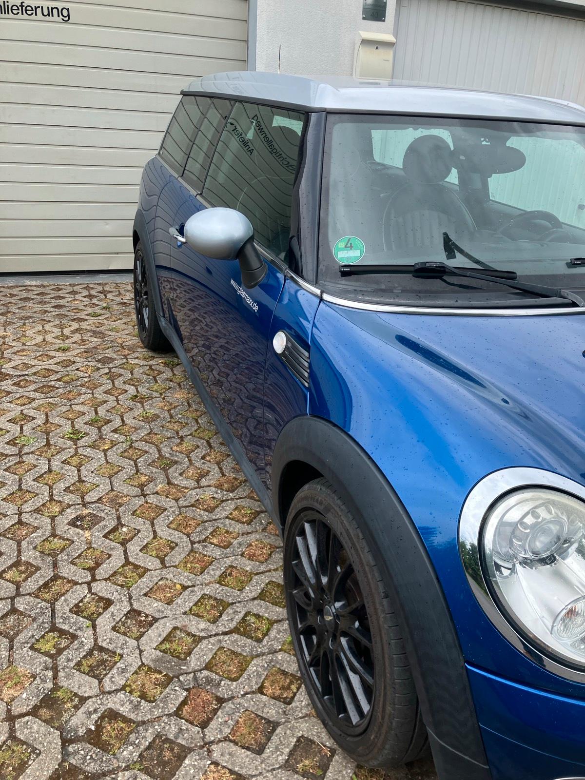 Abbildung des Autos Mini Cooper Clubmann EZ2…