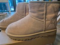 UGG, Gr. 39, Classic Mini, metallic snake gold Baden-Württemberg - Ilvesheim Vorschau