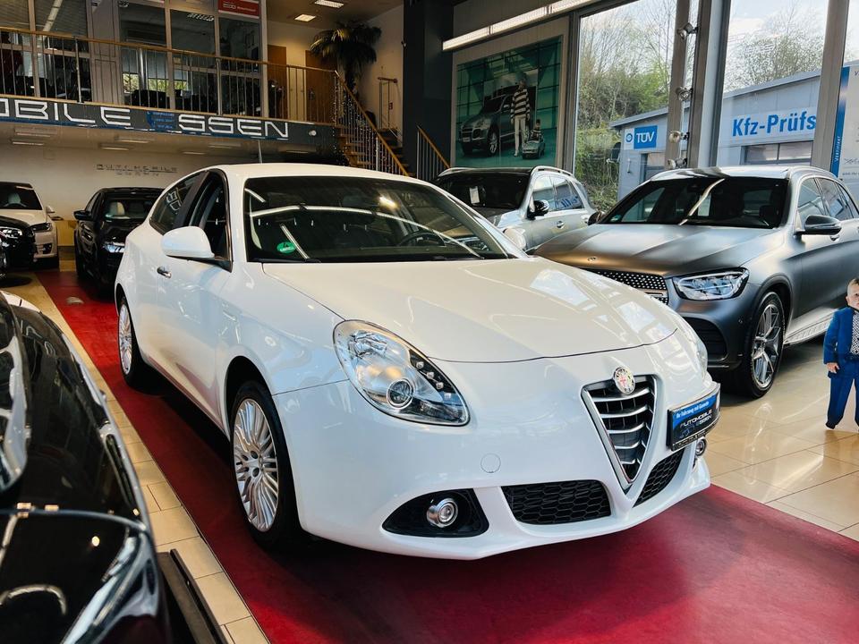 Alfa Romeo Giulietta Turismo|2.HAND|KLIMA|ALUFELGEN|EURO6 in Essen