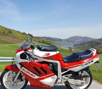 Suzuki GSXR 750 GR77b Hessen - Korbach Vorschau