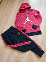 Nike Jordan Jogging Anzug rot/schwarz, Größe 116-122, 6-7 Jahre Nordrhein-Westfalen - Mülheim (Ruhr) Vorschau