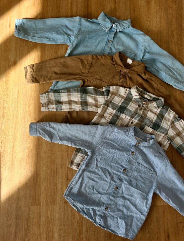 4 Hemden Overshirt Junge Größe 104 in Querfurt