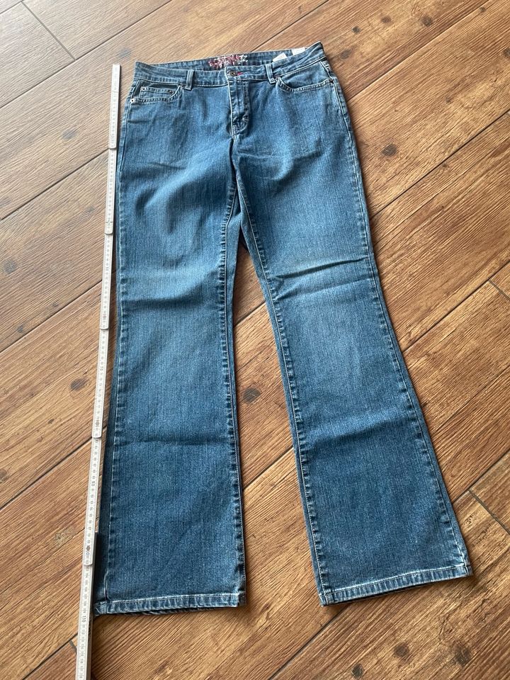 Jeans Tommy Hilfiger Sitz 12 in Malschwitz