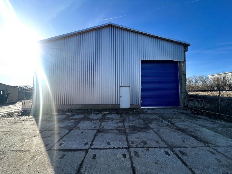 Beste Verkehrsanbindung | Moderne Lagerhalle mit ca. 700 m² im Erstbezug nach Sanierung in Freital