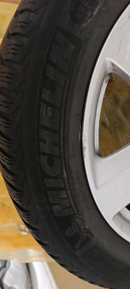 original Audi Alufelgen 17 Zoll Michelin Winterreifen 225 55 R 17 in Gescher