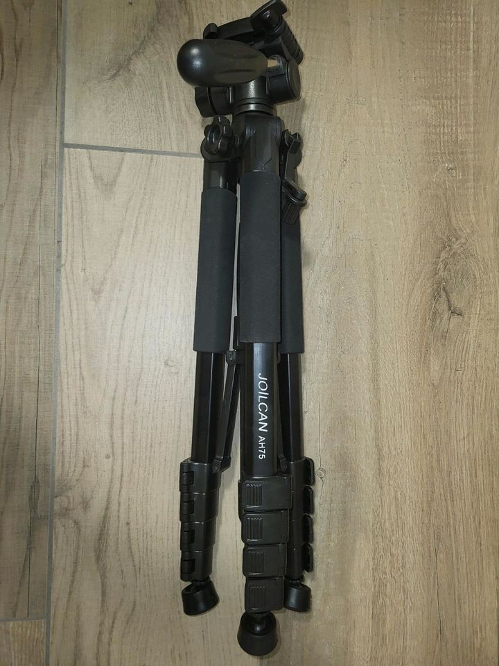 Canon 2000d mit Tasche & Stativ in Haslach im Kinzigtal