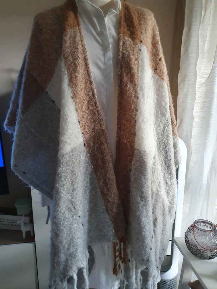 Comma hellgrau beige Poncho in Verl