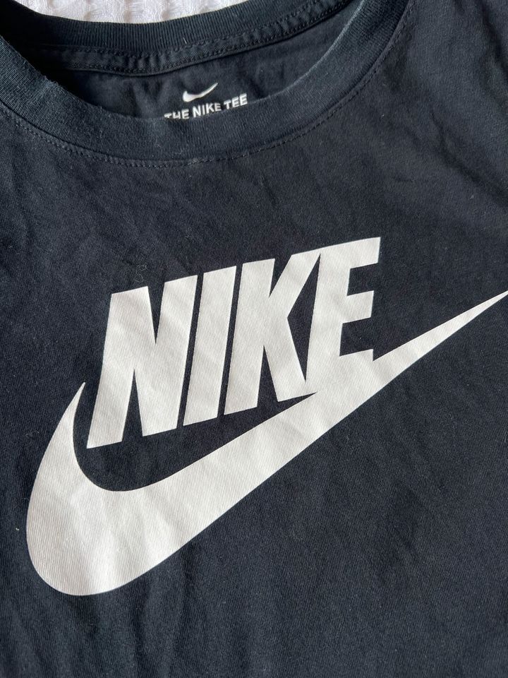 Nike Tee T-Shirt Gr. L in Berlin