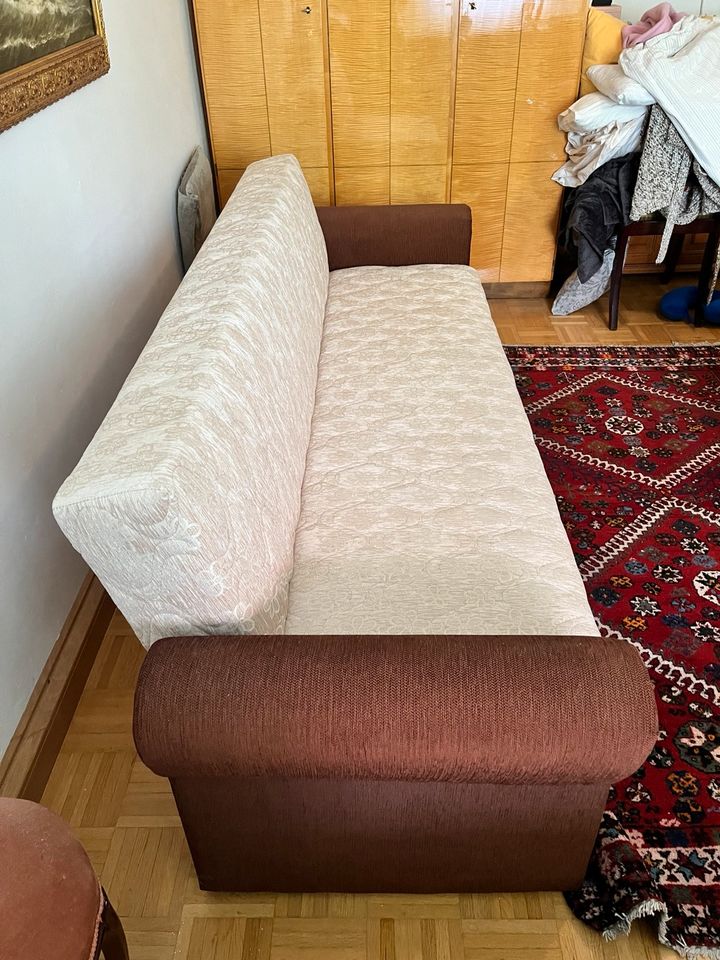Sofa mit Schlaffunktion in München