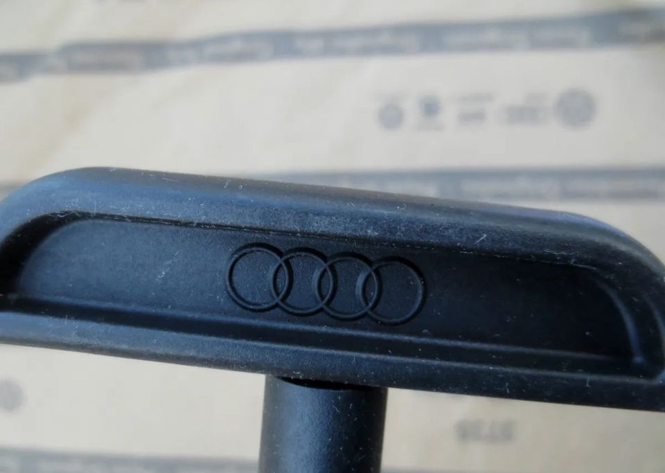 Original Audi Q5 Dachträger in Igensdorf