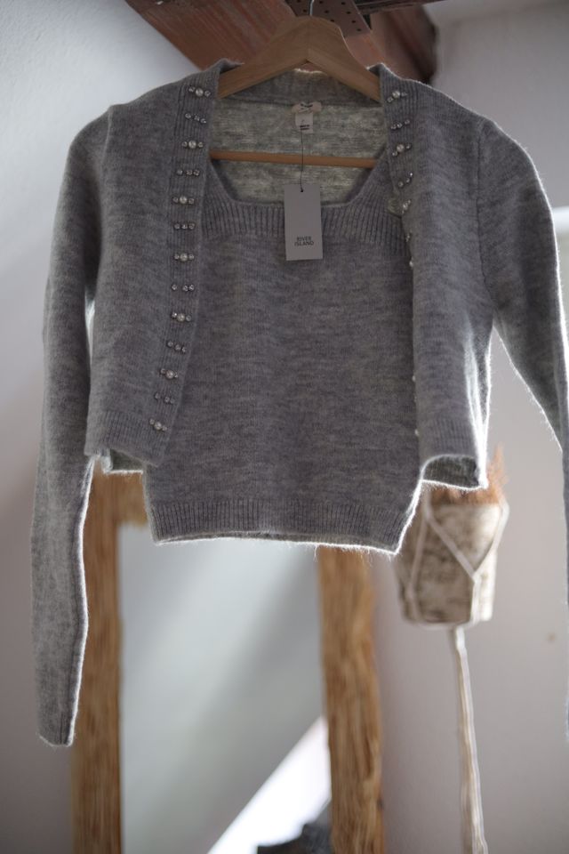 Grey Embellished Cardigan Vest Set in Tübingen