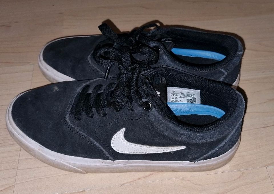 Nike Sneaker Vans schwarz gr.37,5 in Zeil