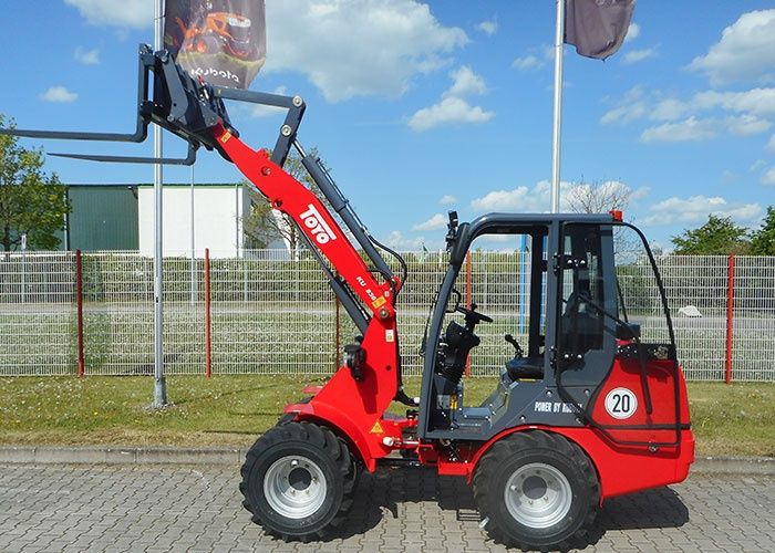 Toyo Hoflader Radlader 836-II Kabine Stage V Kubota 1,3t Hubkraft in Gifhorn