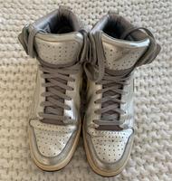 Nike Schuhe Größe 40 Baden-Württemberg - Trossingen Vorschau