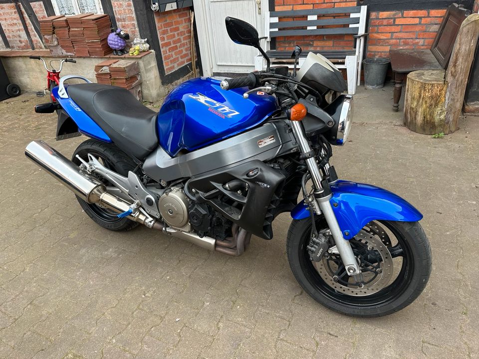 Honda x11 x Eleven CB 1100 SF nur 26000km in Uetze