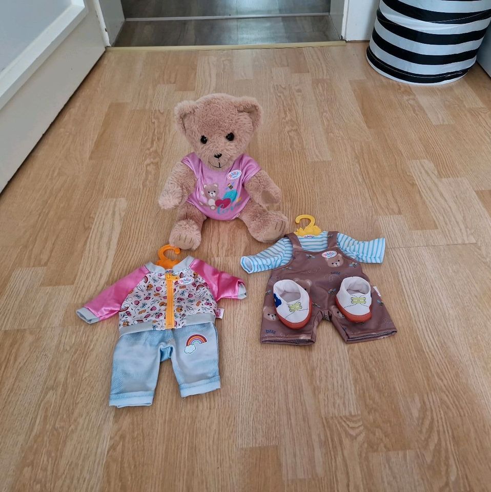 ☆ NEU! BABY born Bär Teddy mit Kleidung und Zubehör in Dresden