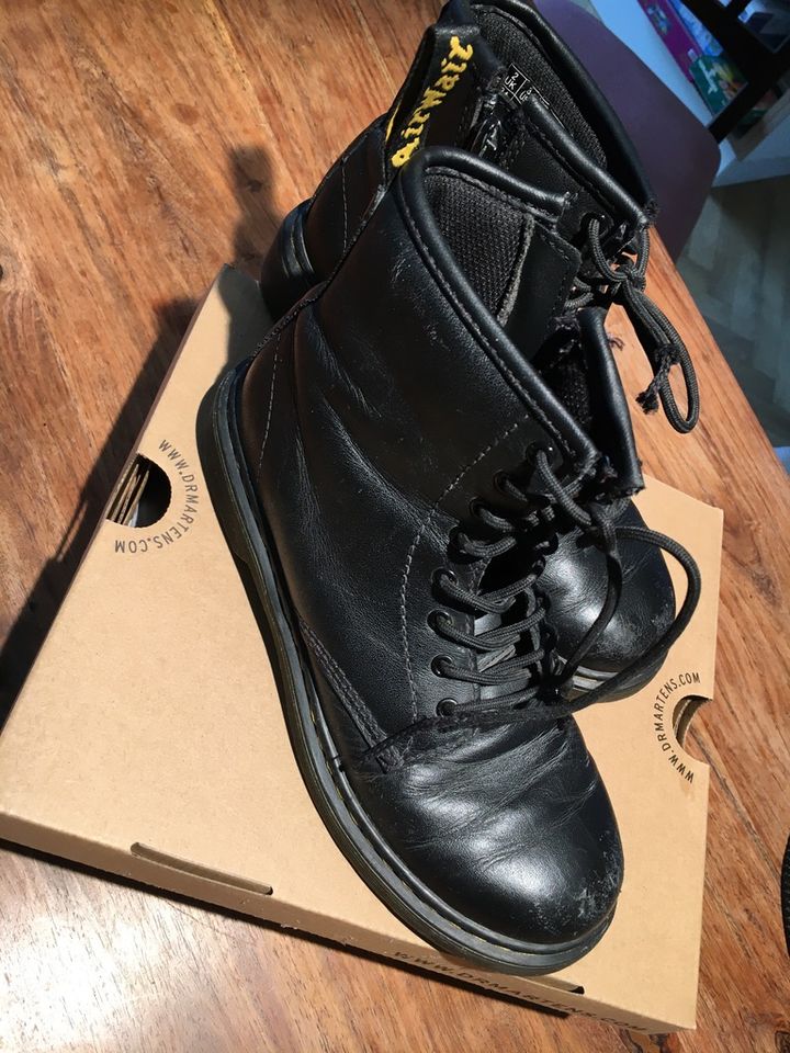 Dr Martens Stiefel - Größe 34 in Berlin