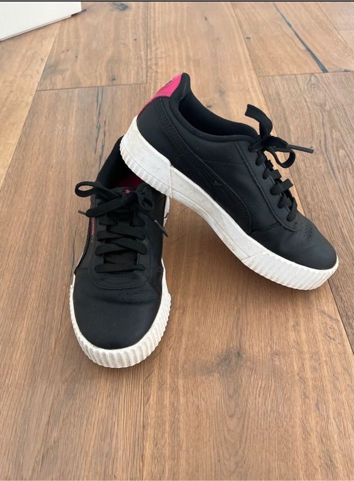 Puma Turnschuhe Sneaker schwarz weiße Sohle Gr 36 in Wittingen