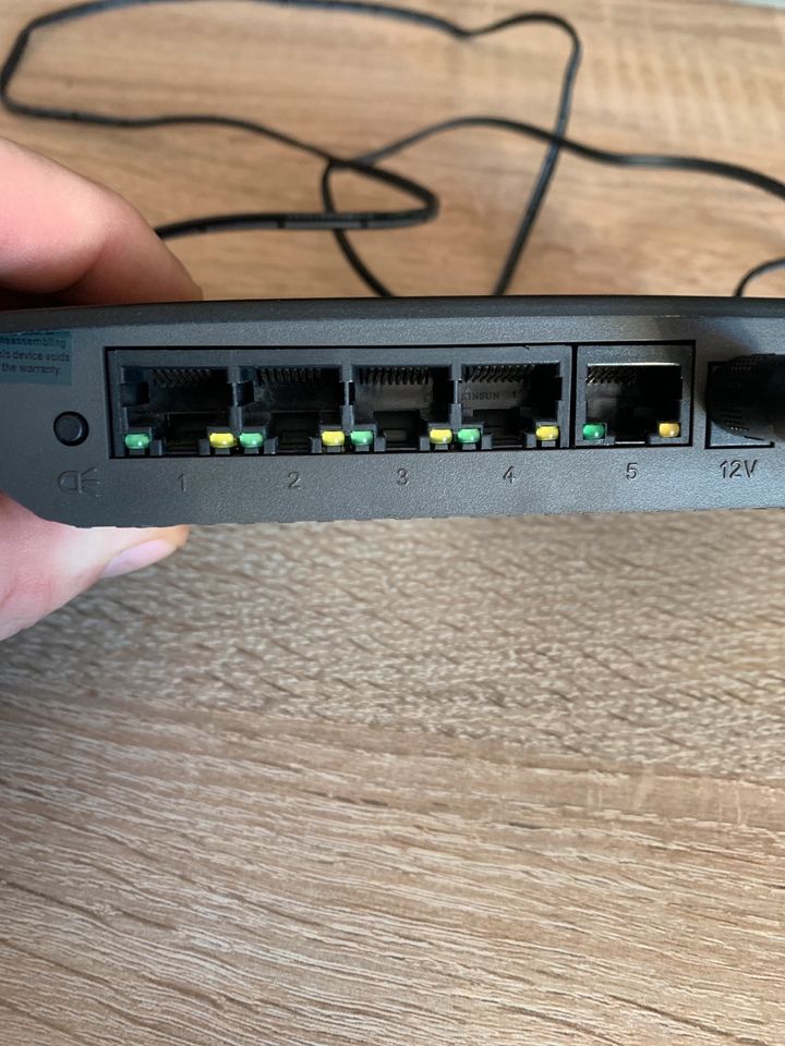 Cisco Switch linksys SE2500 in Köthen (Anhalt)