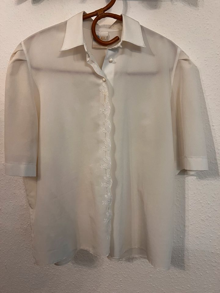 Weiße Bluse von C&A in Solingen