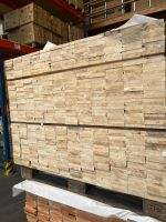 ca. 48 m² Fichte Holz Bretter (5 €/m²) 18x95x950mm Glattkantbretter Latten Kürzungen Zaunbretter Zaun Holzbretter Holzdielen Terrassenbretter Terrassendielen Restposten Sonderposten PALL055 3240300 Westerwaldkreis - Hahn am See Vorschau