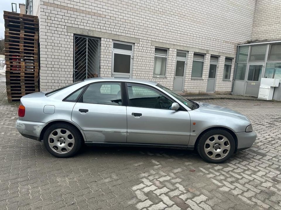 Audi A4 1.8 Limousine in Miltenberg