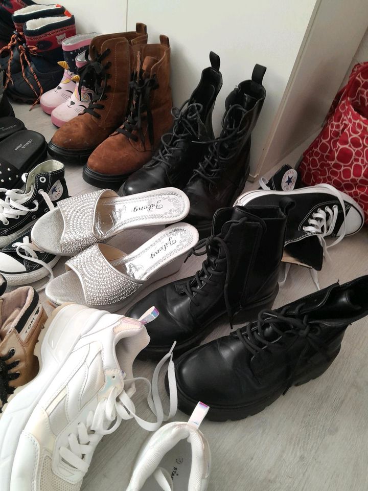 Damen Schuhe im Angebot  Schuh Größe  40 VB in Gelsenkirchen