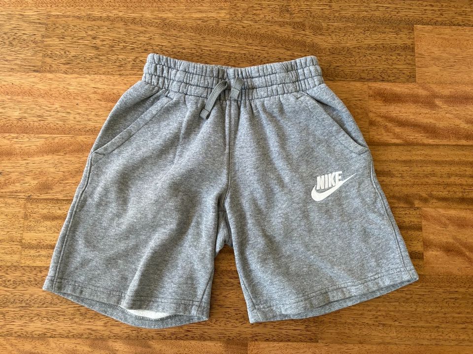 Nike Shorts in Hamburg