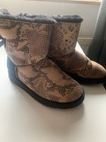 Fellschuhe /Snake Gr.38 faux Stiefel Niedersachsen - Drakenburg Vorschau