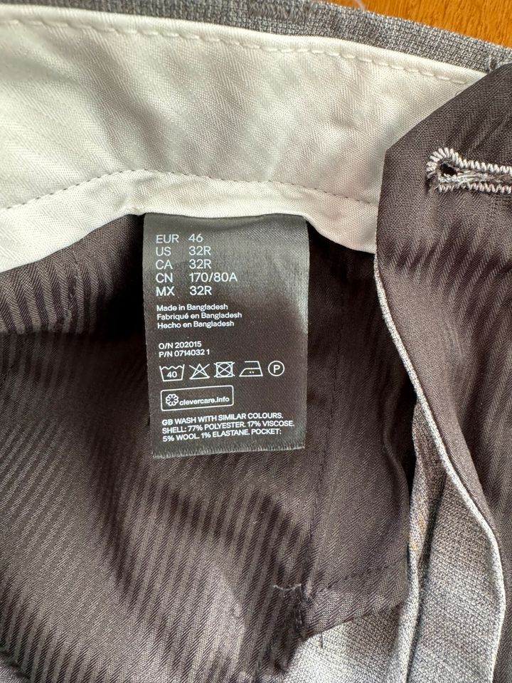 H&M Hose Anzughose Skinny Fit Gr. 46 Grau wie Neu in München
