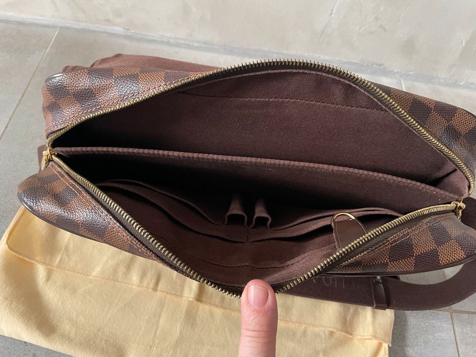 Louis Vuitton Umhänge Tasche Shelton MM Damier in Stuttgart