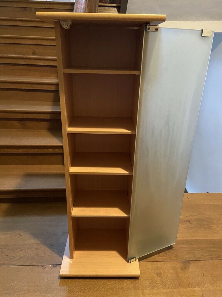 CD Regal/ Schrank in Staufenberg